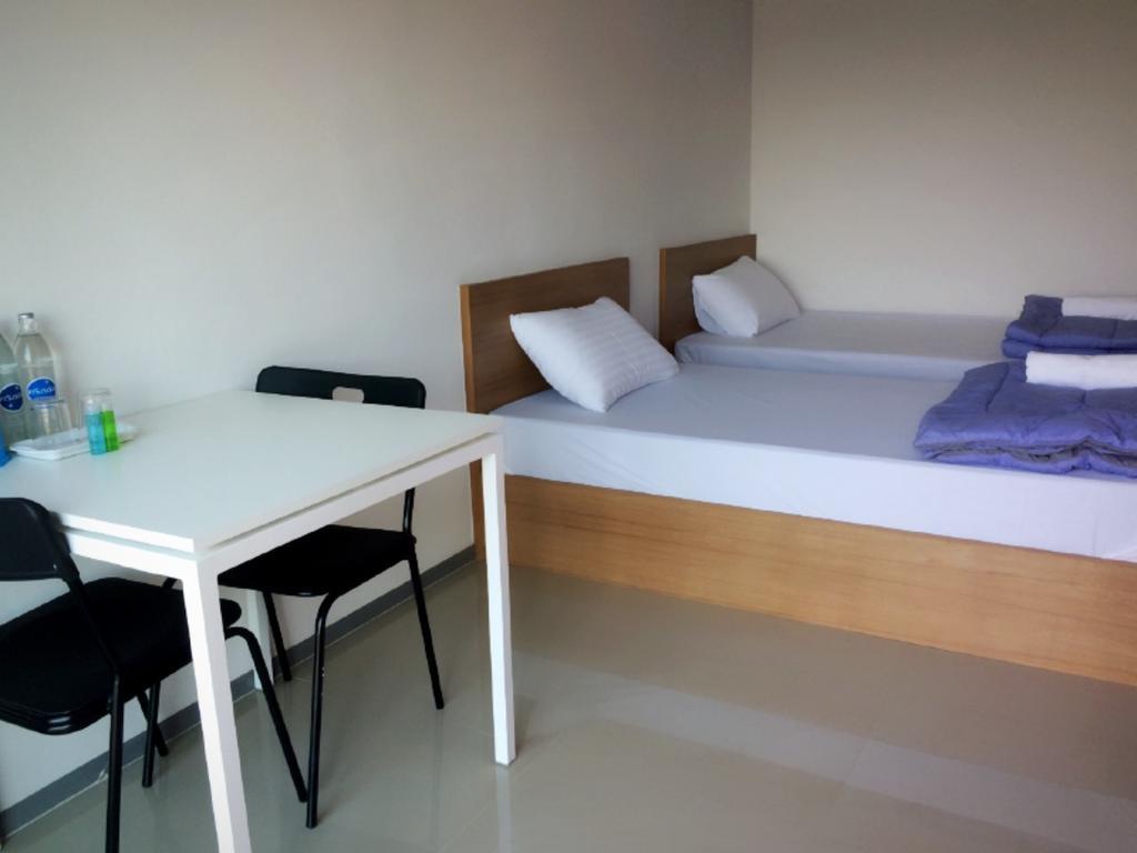 Promsook Apartment Chonburi Habitación foto