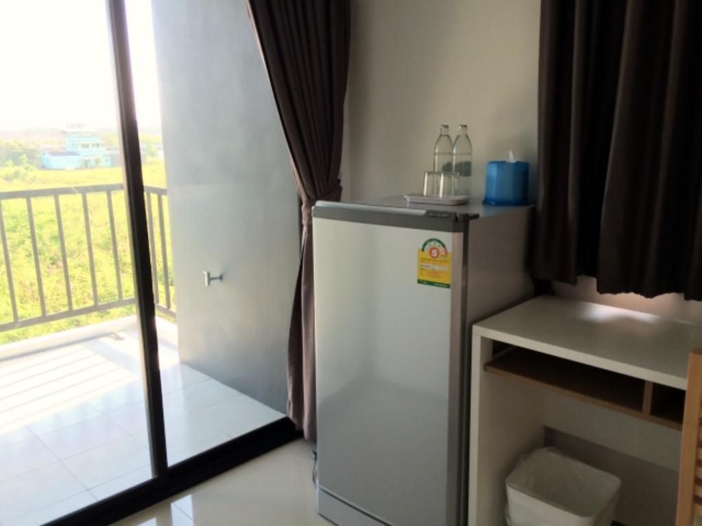 Promsook Apartment Chonburi Habitación foto