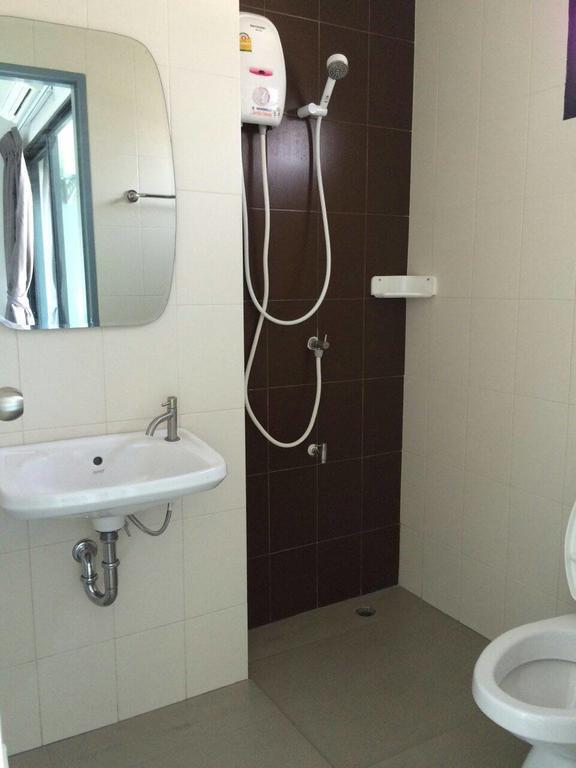 Promsook Apartment Chonburi Habitación foto
